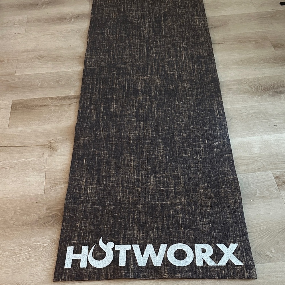 Hotworx Black Yoga Mat